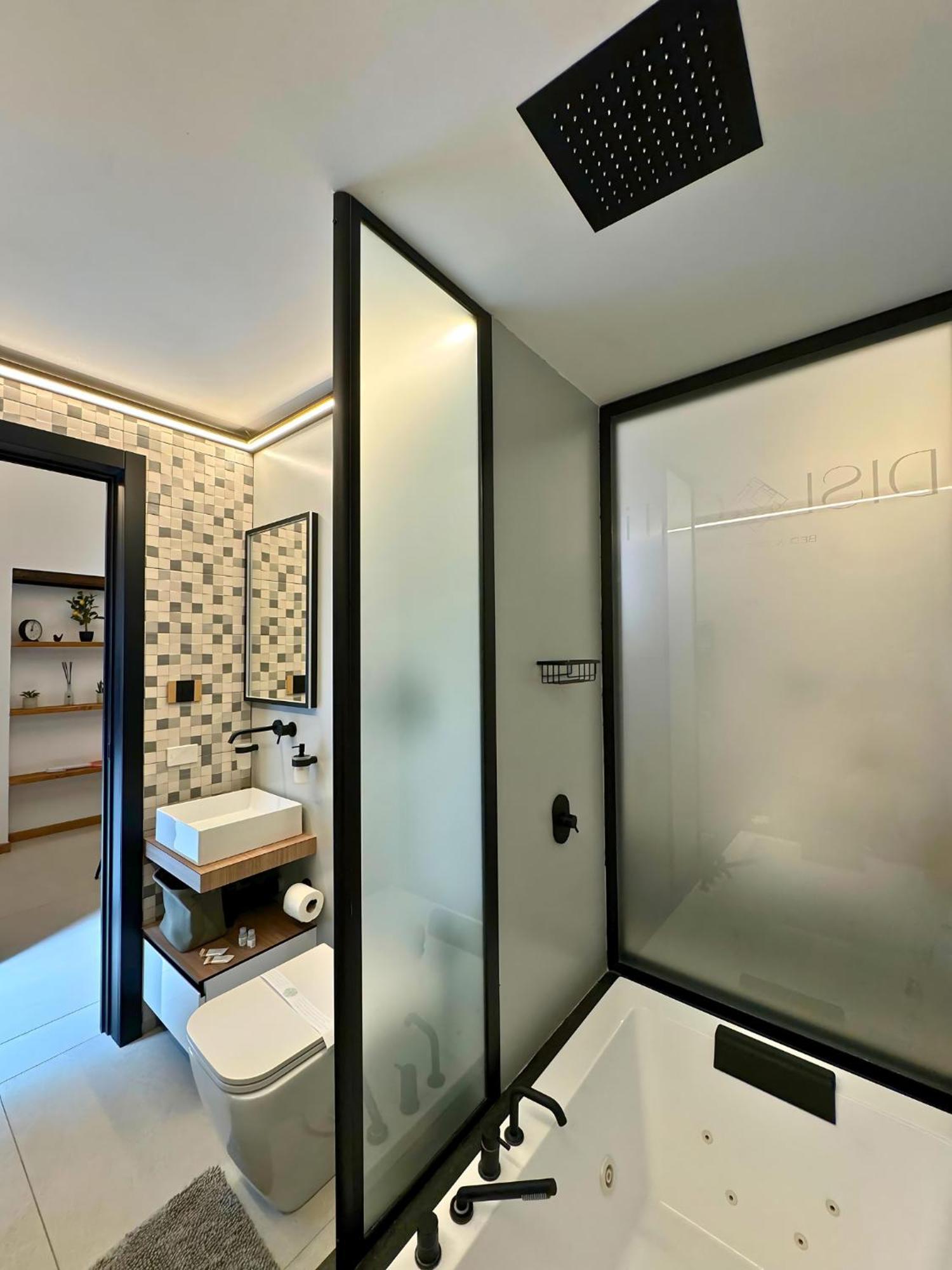 Dislocati Bnb - Jacuzzi Privata - Cucina - Tv60" - Minimal Luxury Marigliano Exterior photo