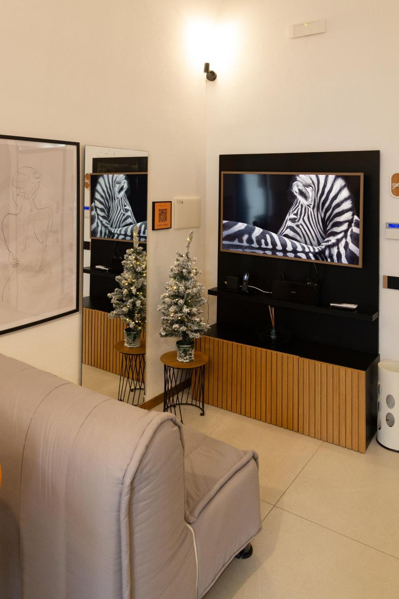 Dislocati Bnb - Jacuzzi Privata - Cucina - Tv60" - Minimal Luxury Marigliano Exterior photo